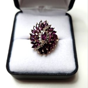 Beautiful ring 10kt Amethyst and diamonds.
